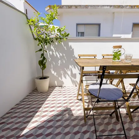 بيت للعطل Casa Oliveira 79 *