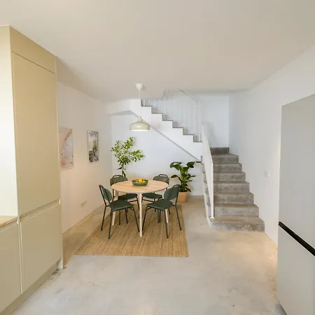 Casa Oliveira 79 *