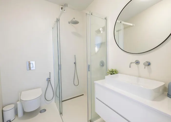 Casa Oliveira 79 * Lagos