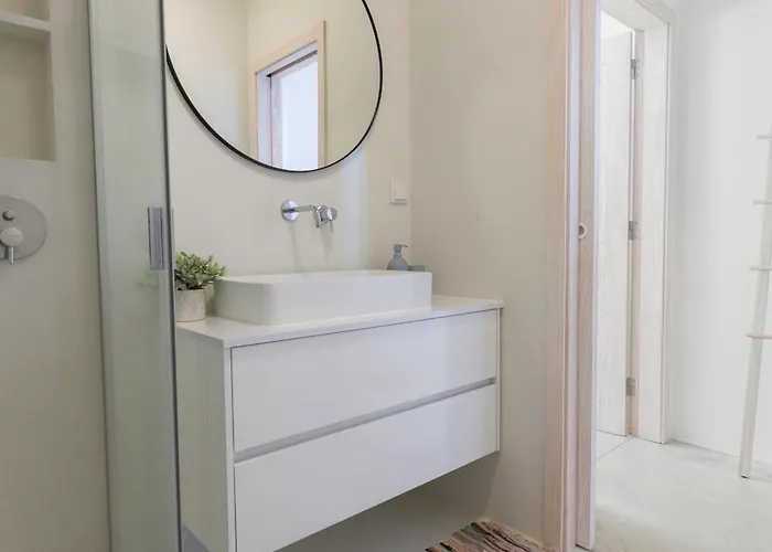 Casa Oliveira 79 * Lagos